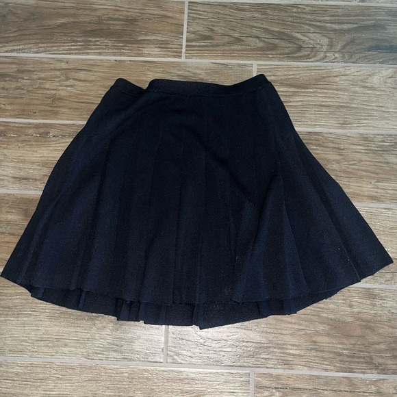 St John Collection by Marie Gray black knit pleated skirt - Picture 2 of 4